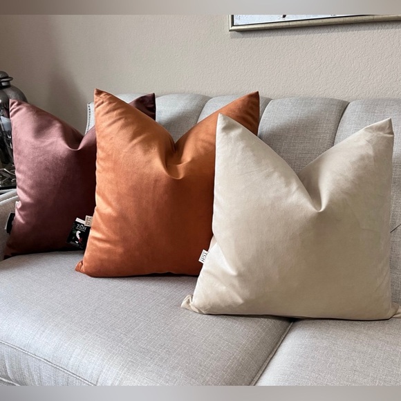 1-TGH TESSITURA ITALIAN VELVET DECORATIVE PILLOWS(Read description for details) - Picture 6 of 16